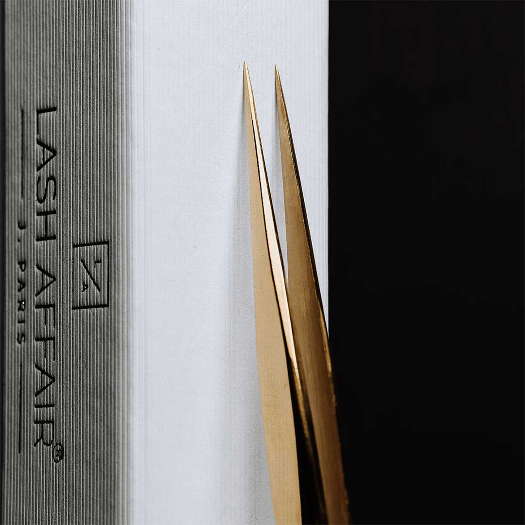 On Point | Isolation + Classic Lash Tweezers